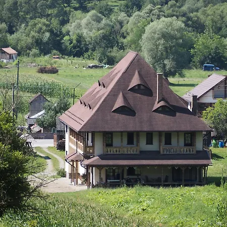 Alloggio per agriturismo Pensiunea Sanziene Strîmtura